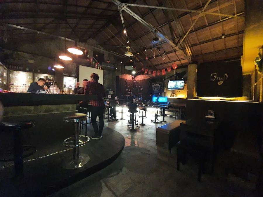 Free π Music Bar Google Maps 店面照片